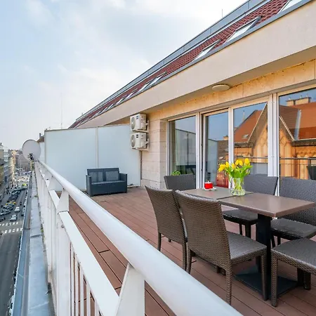 Skyline Terrace Apartament *