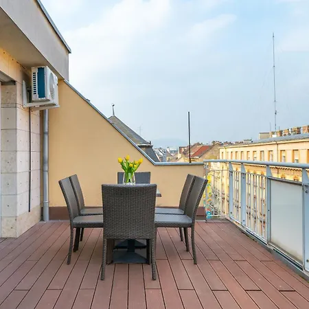 Apartment Skyline Terrace